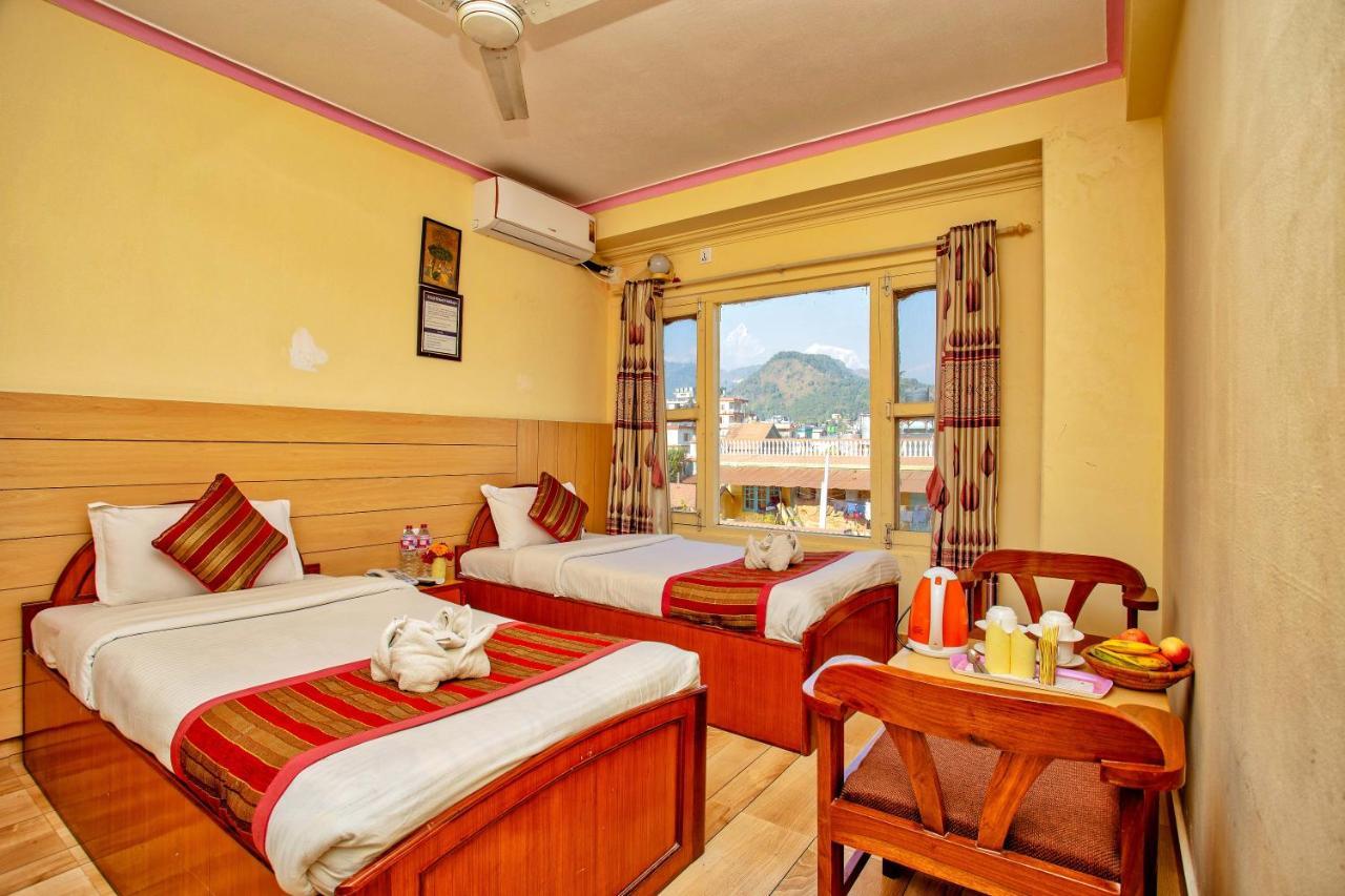 Hotel Grand Holiday Покхара Экстерьер фото